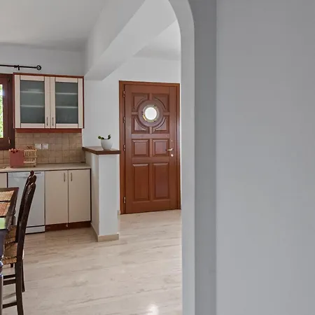 Villa Liakoto With Private Pool And Jacuzzi *