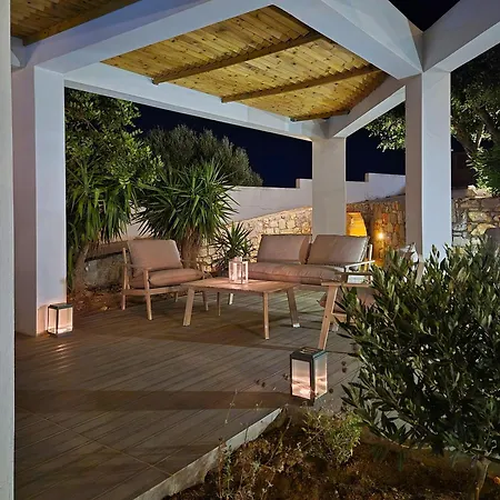 Villa Liakoto With Private Pool And Jacuzzi *