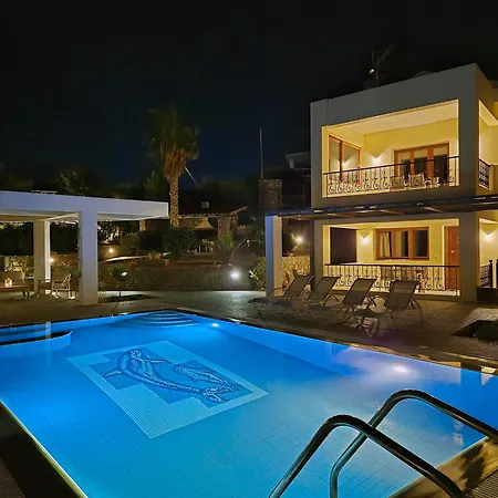 Villa Liakoto With Private Pool And Jacuzzi *